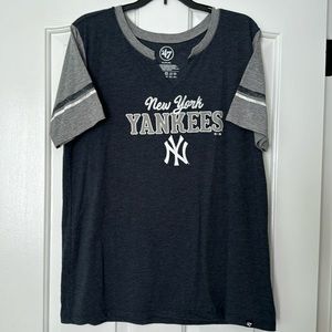Women’s New York Yankees Tee